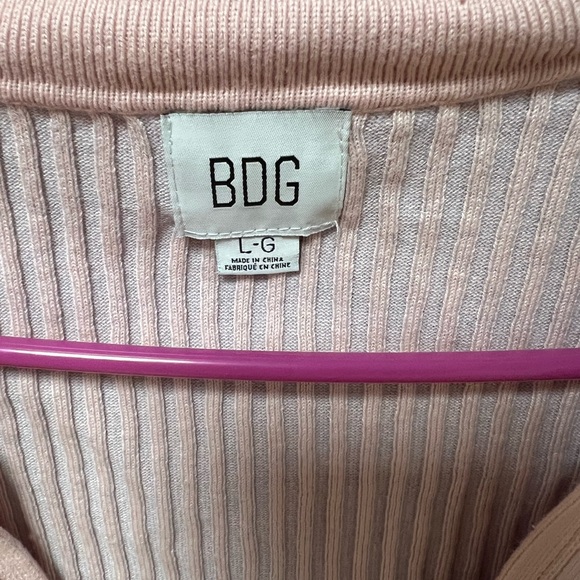 Mixed brands 2 are American Eagle Outfitters Top - Picture 9 of 14